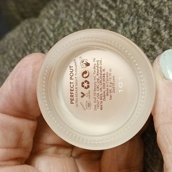 Doll10 perfect pout - Picture 2 of 2